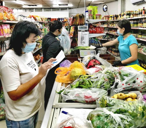 關門不歇業 疫情下在吉中國食品超市的裝卸服務探訪
